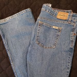 Levi Stratuss low rise bootcut jeans misses 8
